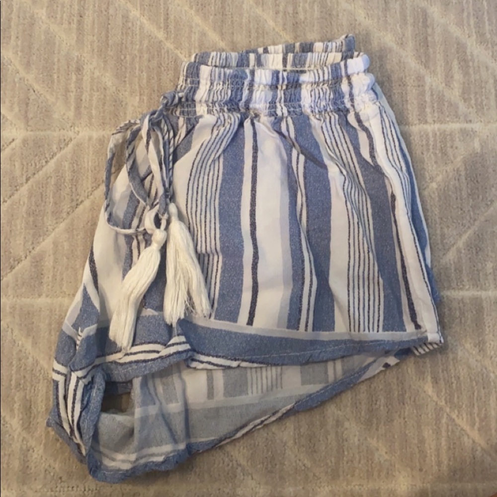 Vintage Havana blue flowy shorts!